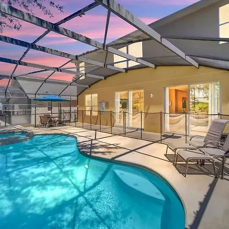 Remodeled 7 Bedroom Retreat Near Disney World
